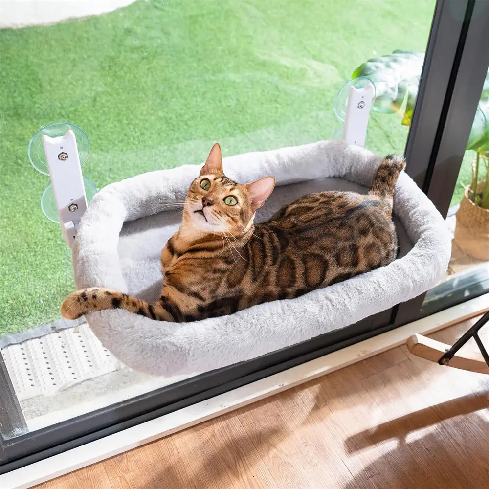 Lit mural en peluche pour chat, dimensions 40x30x14 cm, fixations solides, facile à installer Lytech