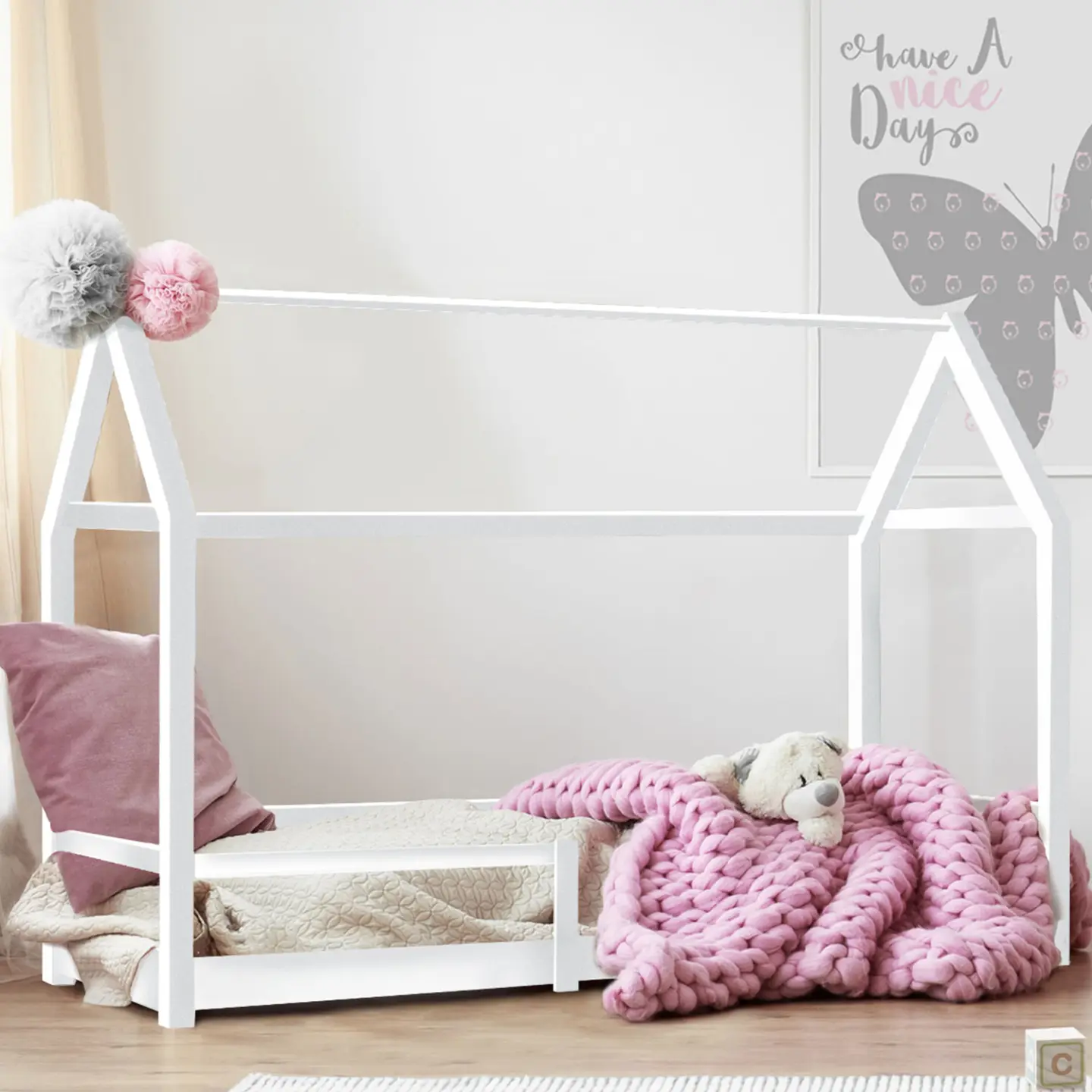 Lit cabane enfant 90 x 190 cm NESSI blanc avec sommier et barrières